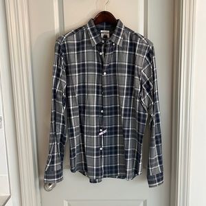 Old Navy Men’s Size L plaid button down shirt slim fit